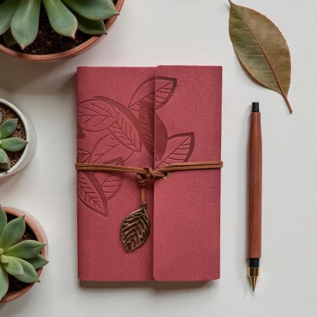 Vintage Faux Leather A5 Notebook burgundy bookishlover.ch Basel Switzerland